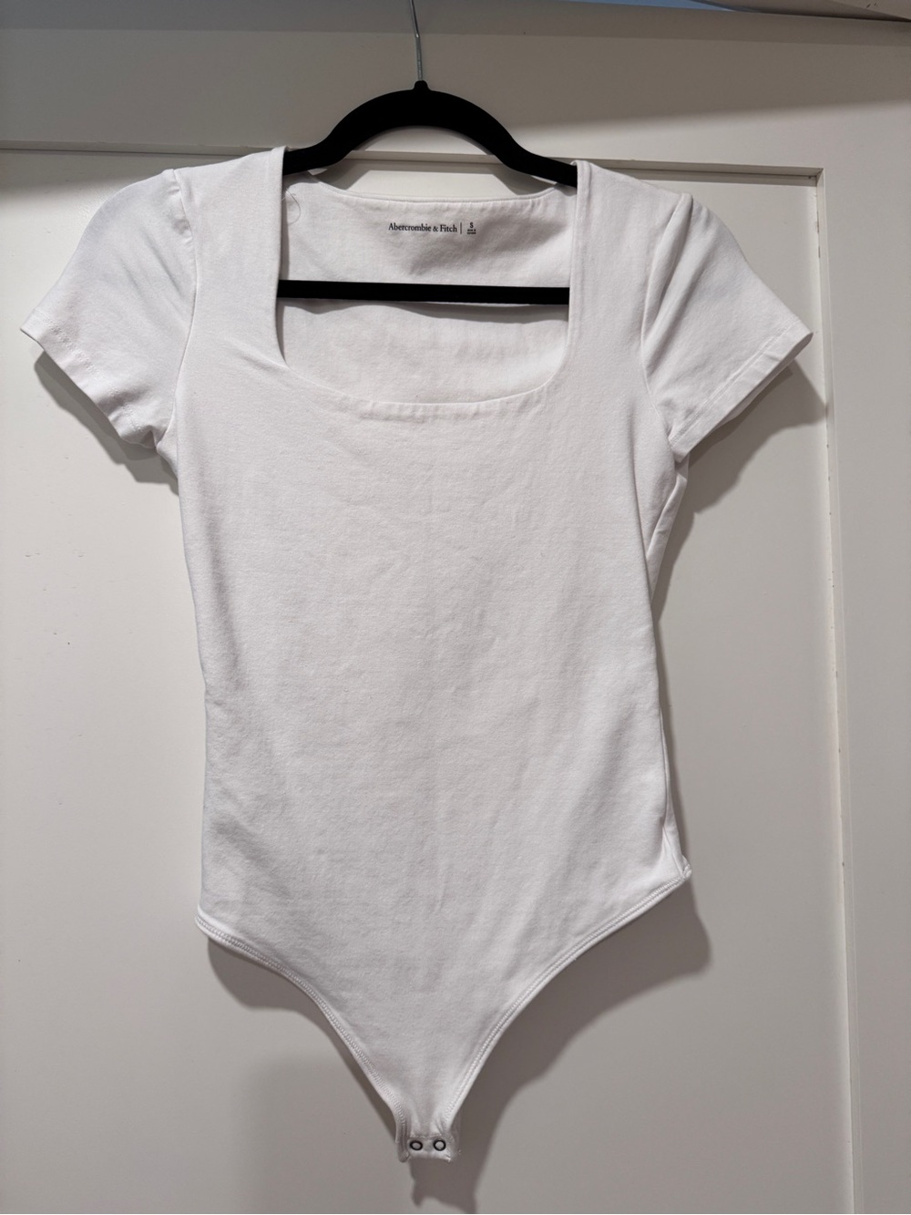 Abercrombie & Fitch White Scoop Neck Short Sleeve Bodysuit - Small